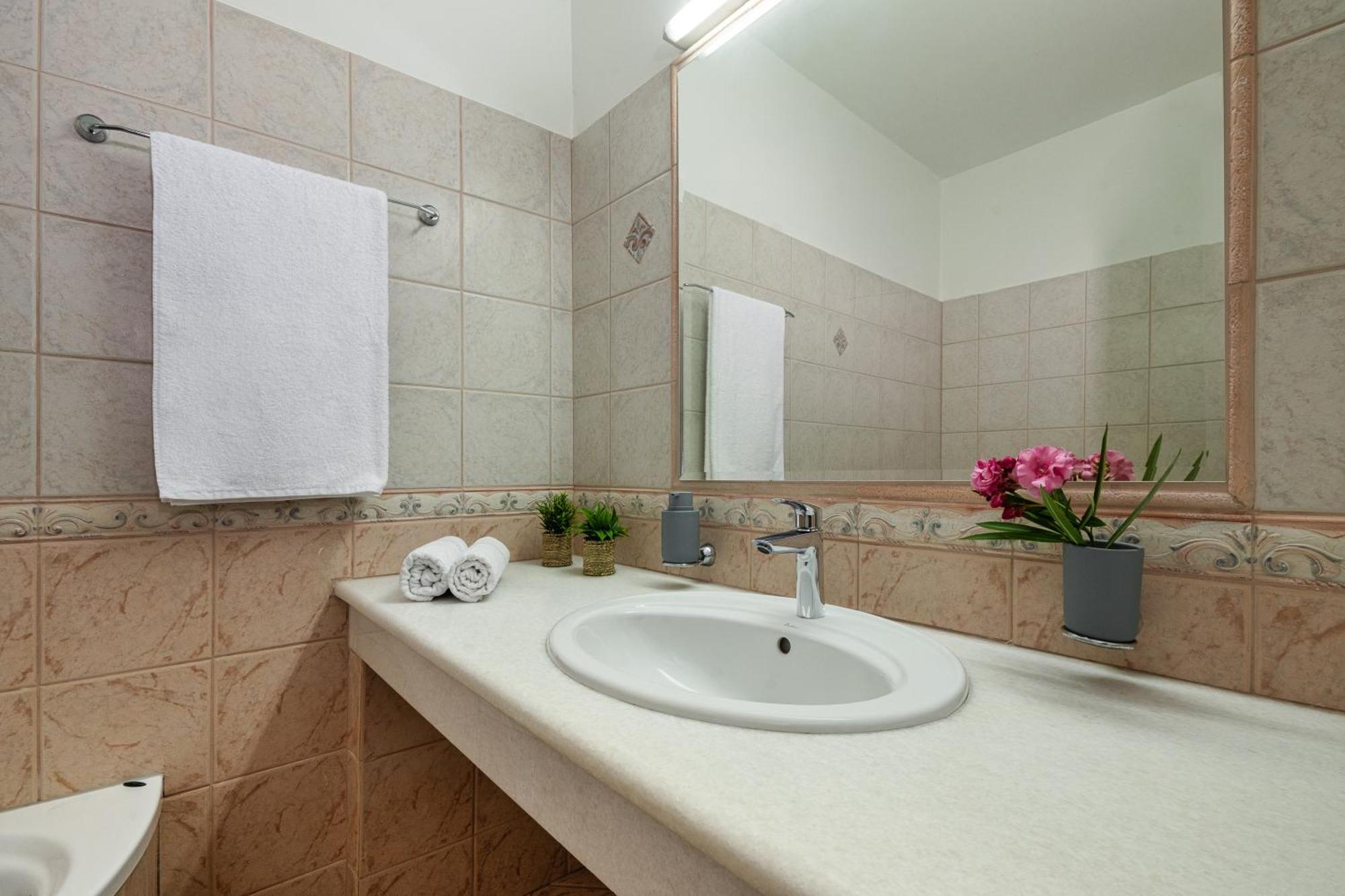 לרדוס Villa Mariani II - In Lothiarika, Newly Renovated June 2024, Private Pool, Lindos 10 Min, Beach 120M מראה חיצוני תמונה