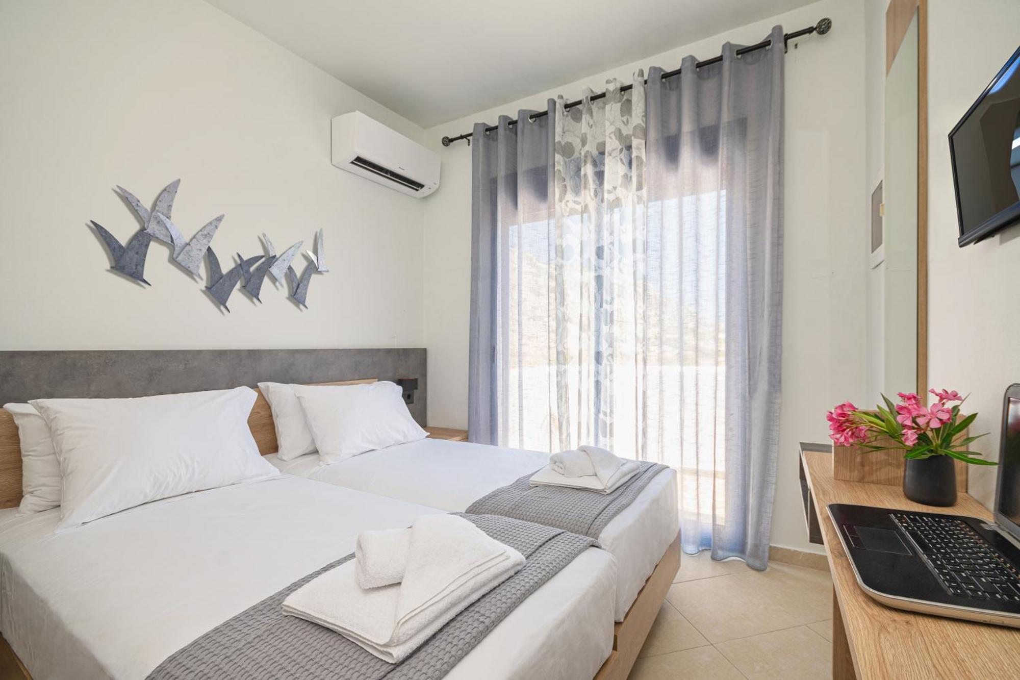 לרדוס Villa Mariani II - In Lothiarika, Newly Renovated June 2024, Private Pool, Lindos 10 Min, Beach 120M מראה חיצוני תמונה