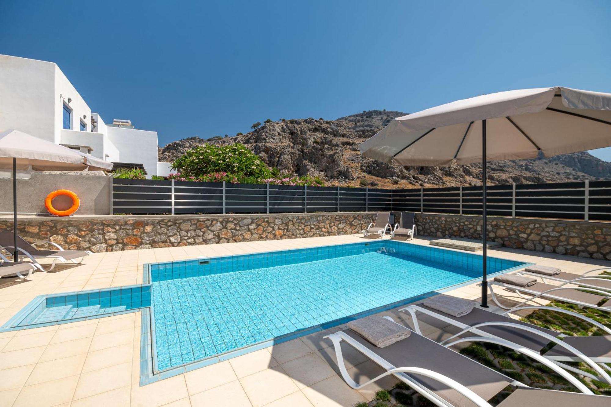 לרדוס Villa Mariani II - In Lothiarika, Newly Renovated June 2024, Private Pool, Lindos 10 Min, Beach 120M מראה חיצוני תמונה